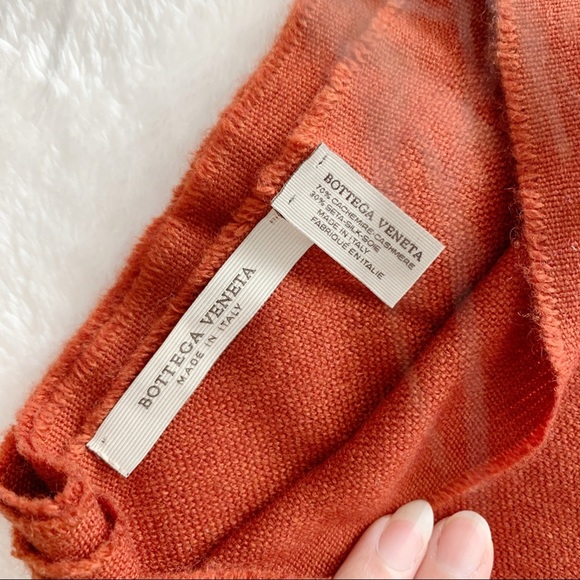 NWT Authentic Bottega Veneta Cashmere Silk Blend Scarf Unisex Ginger Red - Picture 5 of 7
